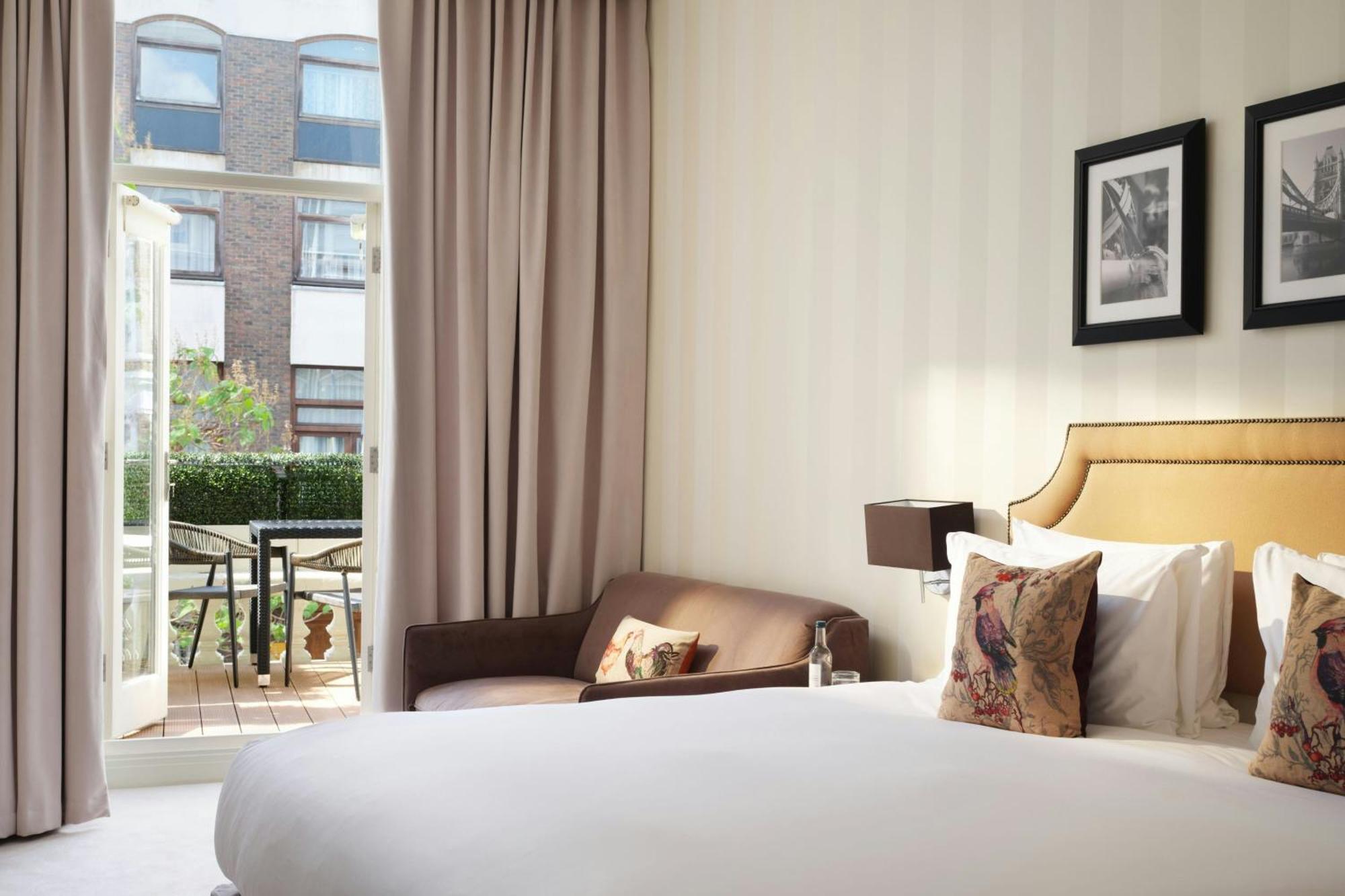 Deluxe King Room with Balcony